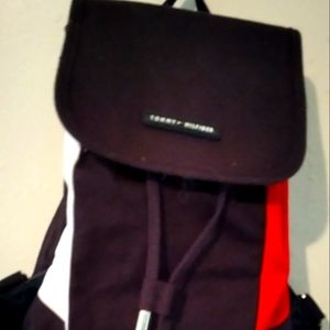 Tommy Hilfiger Women's TH Flag Flap Backpack, Tommy Navy,